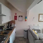 Hi Ho Steps On Windermere * באונס-און-ווינדרמיר